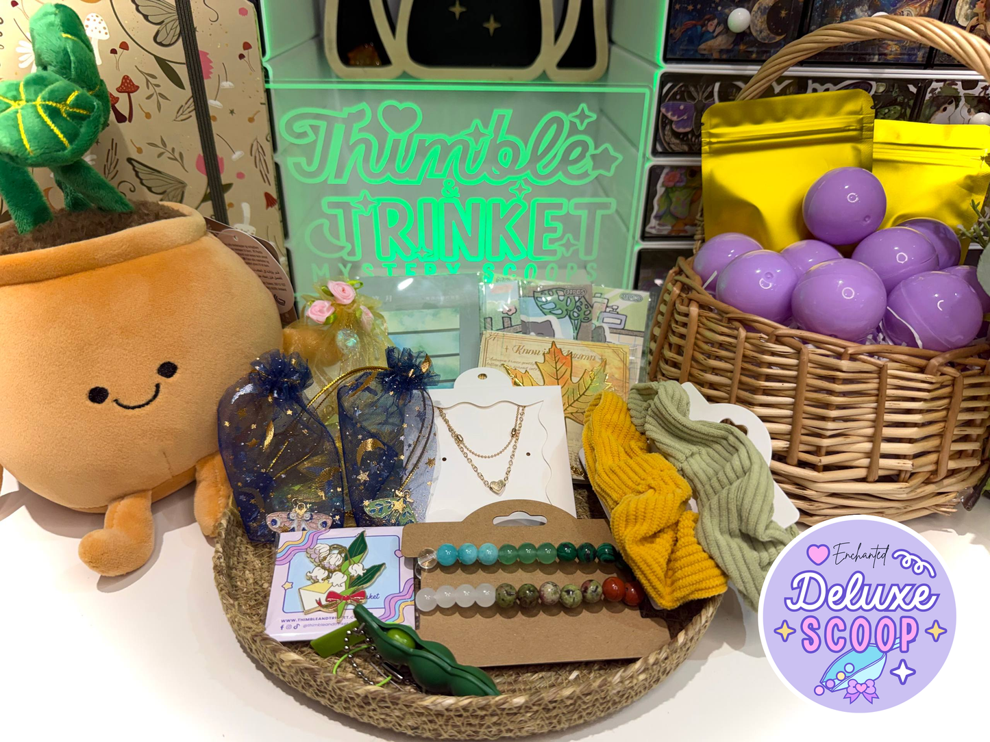 Deluxe Scoop | Enchanted Mystery Bundle
